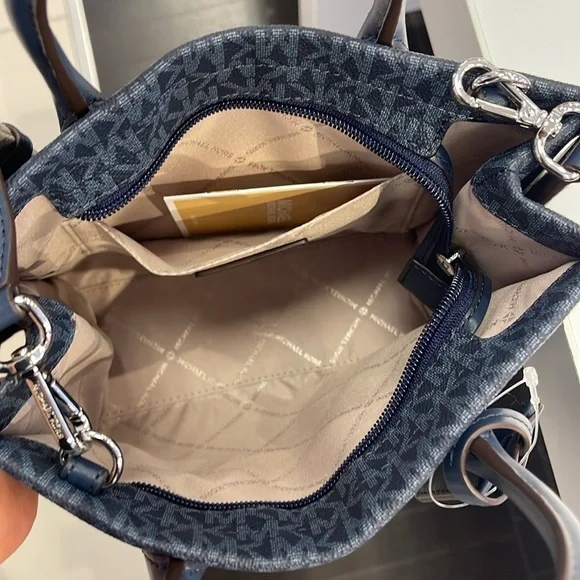 Michael Kors Mirella Small Signature Logo Crossbody Bag
Admiral 
NWT - Picture 12 of 16